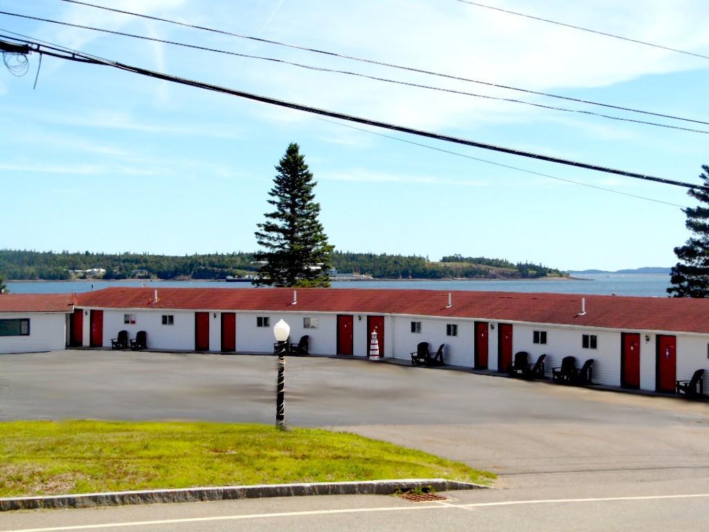 Redclyffe Shore Motor Inn Robbinston Exterior photo